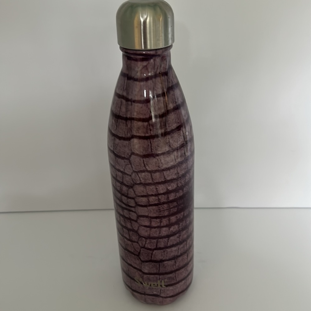 S'well 25oz Purple Alligator glossy water - Picture 3 of 8